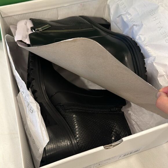 Damiana Snakeskin Embossed Block Boot (Women)
Geox - Picture 6 of 8